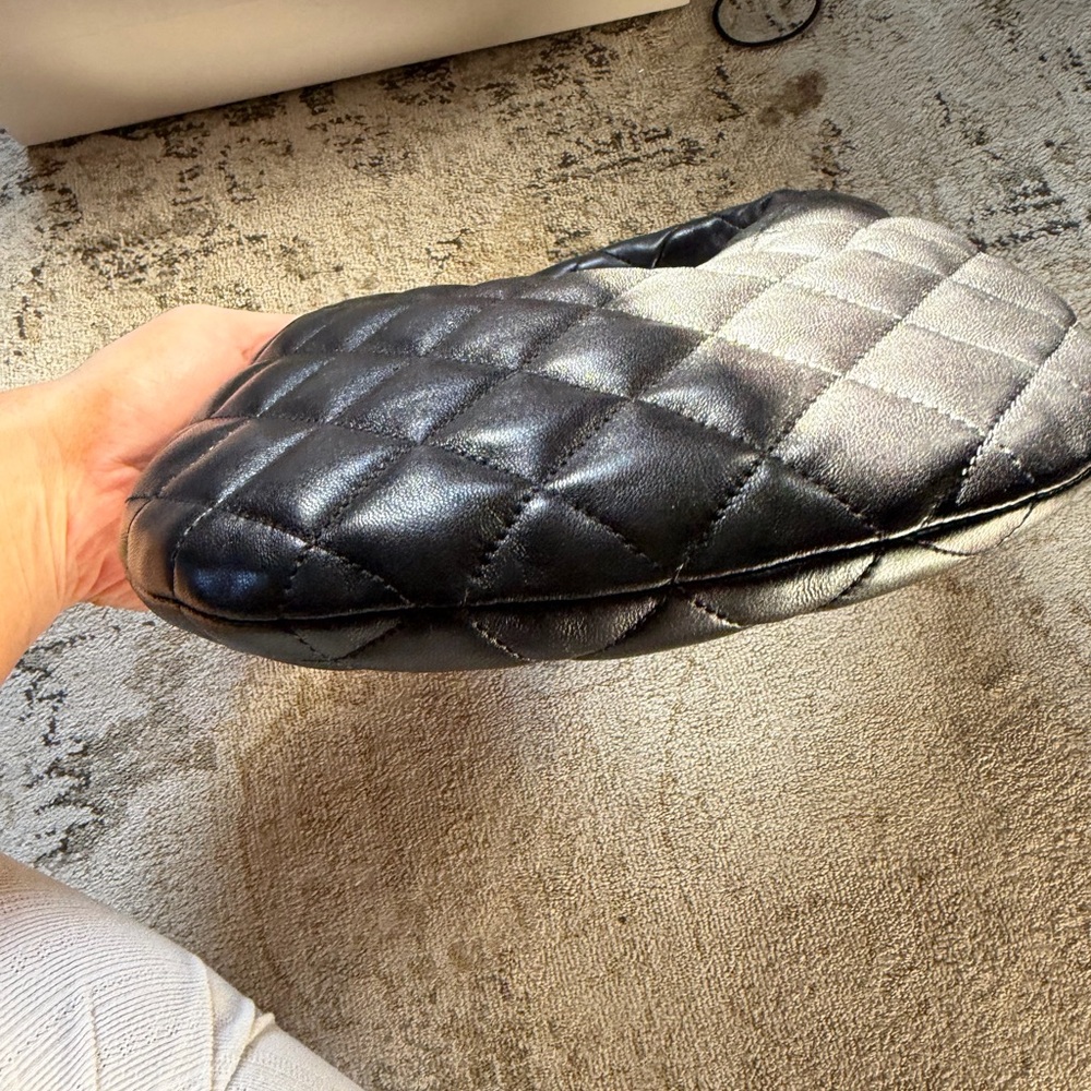 Saint Laurent Black Quilted Icarino Bag - Picture 6 of 8